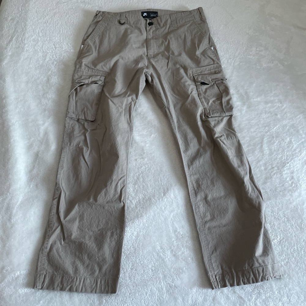NIKE SB Khaki Cargo Pants